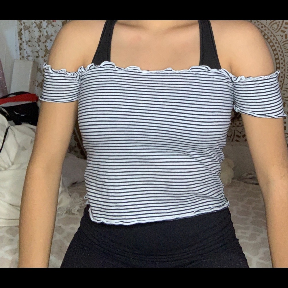 Brandy Melville off the shoulder shirt